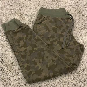 UNIQLO CAMO JOGGERS